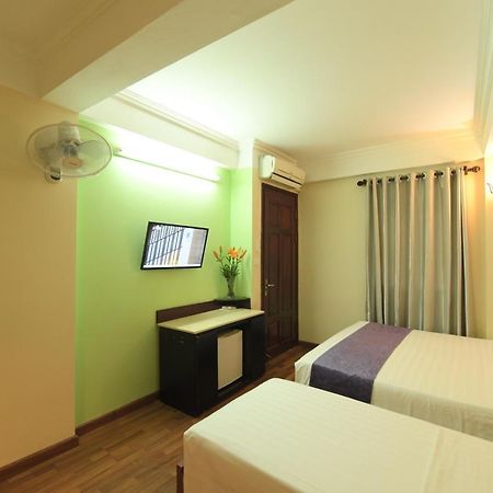 Holiday Lakeview Hotel Hanoi Exterior foto