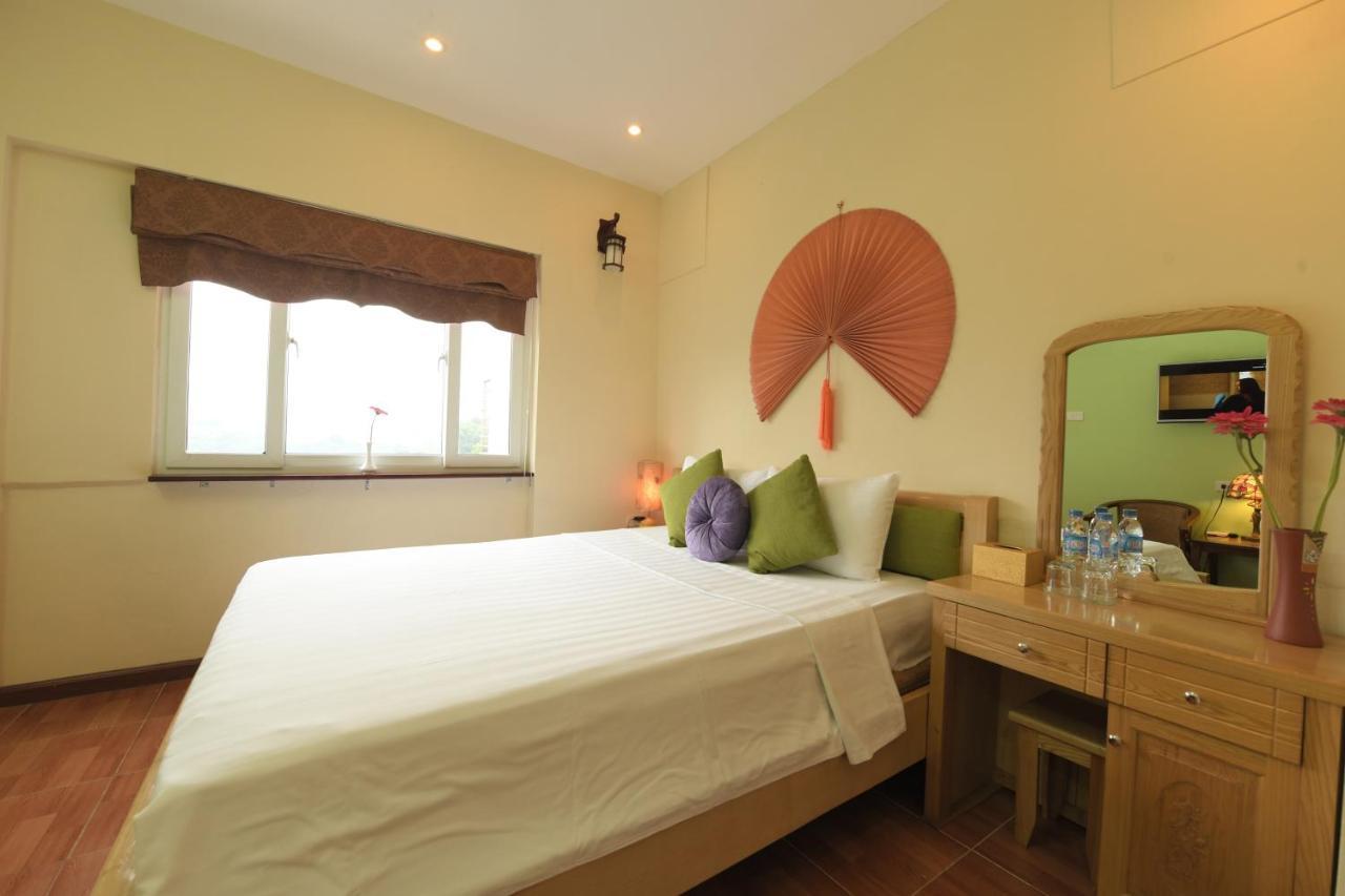 Holiday Lakeview Hotel Hanoi Exterior foto