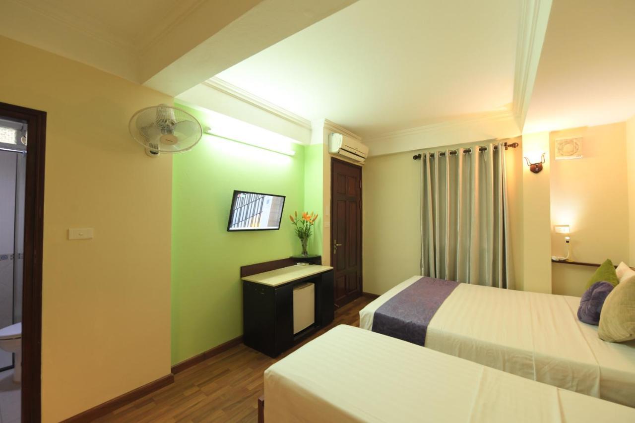 Holiday Lakeview Hotel Hanoi Exterior foto
