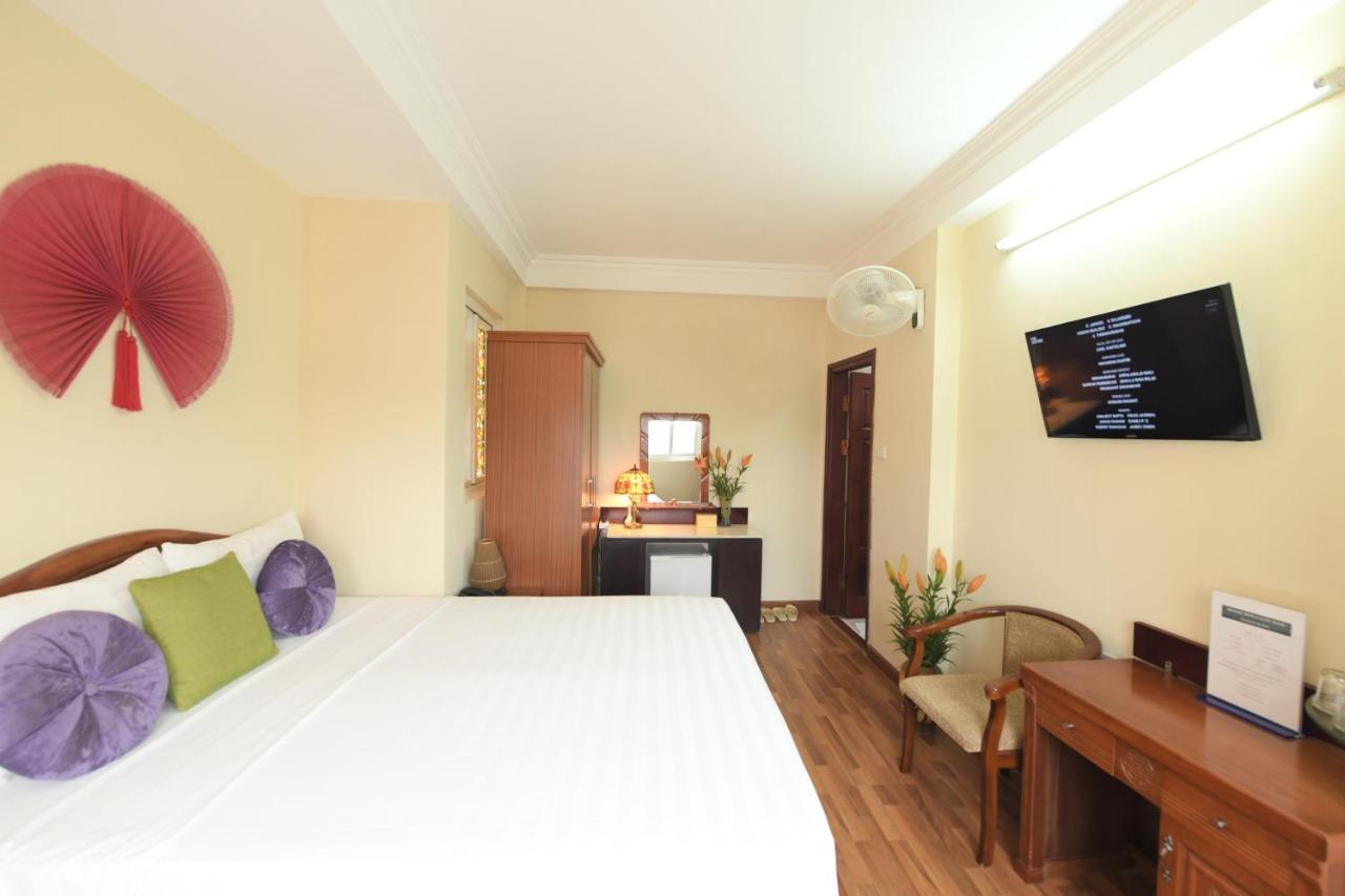 Holiday Lakeview Hotel Hanoi Exterior foto